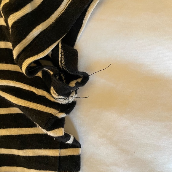 ✨3 for $25✨Striped Cropped Tee - Picture 4 of 6